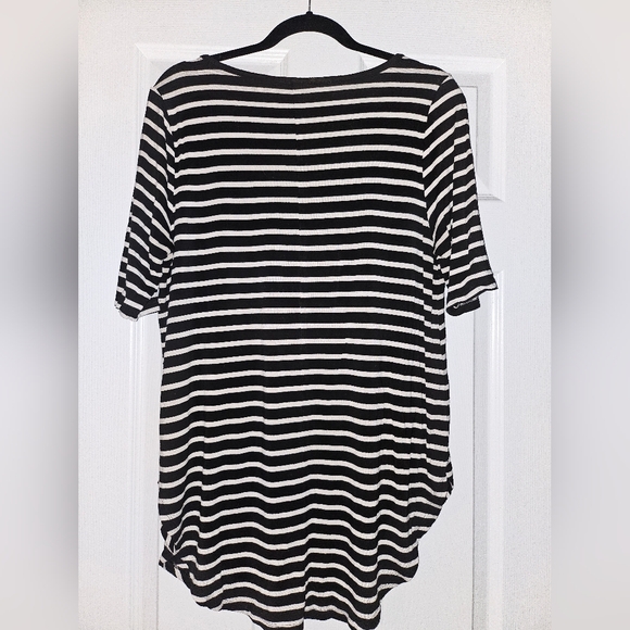 Black and white striped long tee by Torrid - Picture 2 of 4